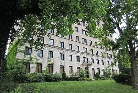 Broadwin Apartments in Columbus, OH - Building Photo