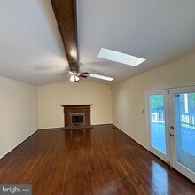 3502 Holly Rd in Annandale, VA - Building Photo - Building Photo