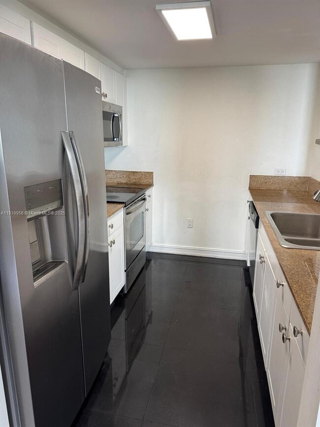 117 NW 42nd Ave in Miami, FL - Building Photo - Building Photo