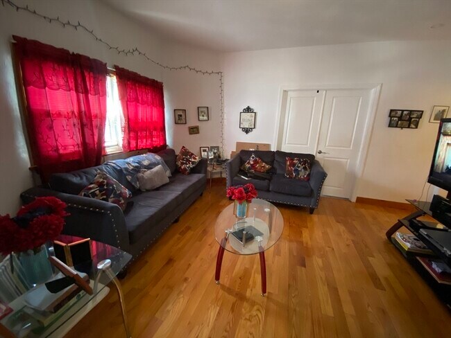 9 Starbird St in Malden, MA - Building Photo - Building Photo