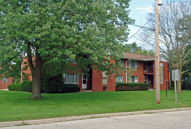 Arrowhead Apartments in Algonquin, IL - Foto de edificio - Building Photo