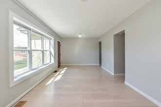 7200 Whitmore Lake Rd in Whitmore Lake, MI - Building Photo - Building Photo