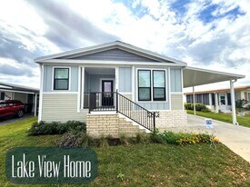 7815 Lakeshore Dr in Ellenton, FL - Building Photo