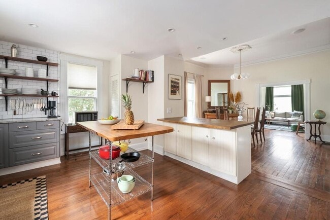 property at 307 Georgia Ave SE