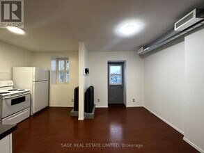 1130 Queen St W in Toronto, ON - Building Photo - Building Photo