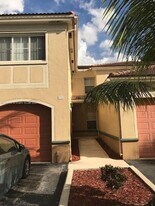 2469 Centergate Dr in Miramar, FL - Building Photo