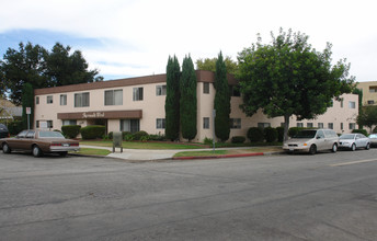 1110 E Doran St in Glendale, CA - Building Photo - Building Photo