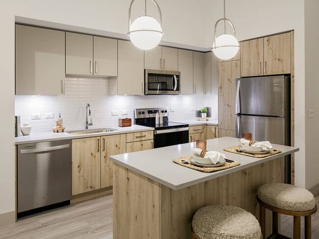 Treo Apartments in Fort Lauderdale, FL - Building Photo - Building Photo