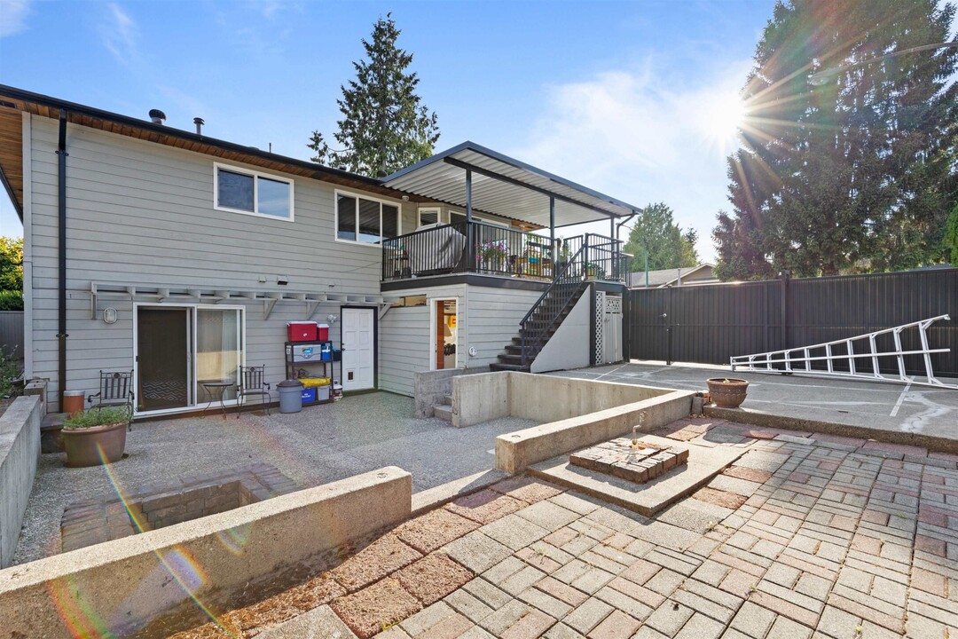 11825-11891 91 Ave in Delta, BC - Building Photo