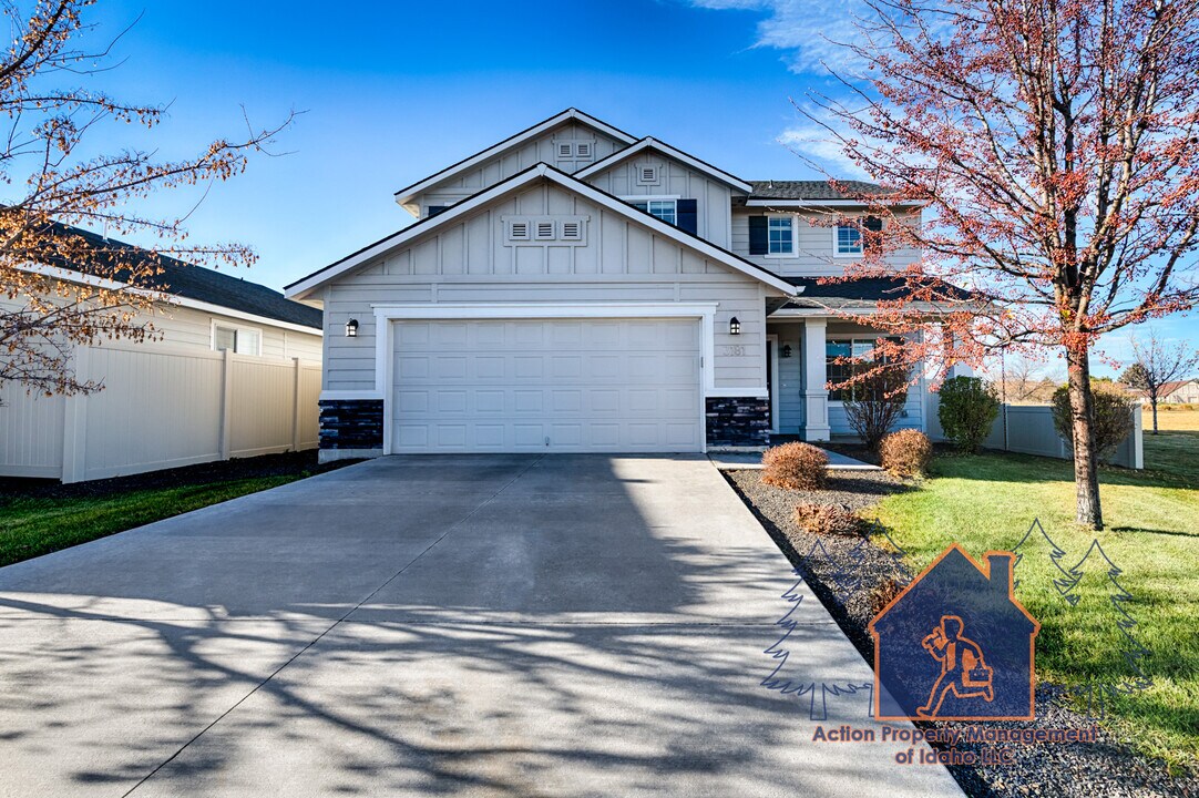 3181 Saratov Ave in Kuna, ID - Building Photo