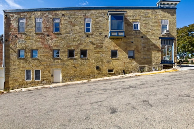 104 High St