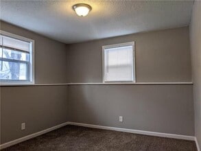 900 S Lexington St in Harrisonville, MO - Building Photo - Building Photo