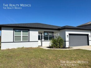2226 Rock Dr in Poinciana, FL - Building Photo - Building Photo