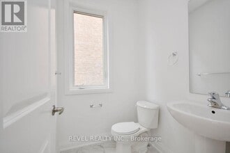 44 Barnyard Trl in Barrie, ON - Building Photo - Building Photo