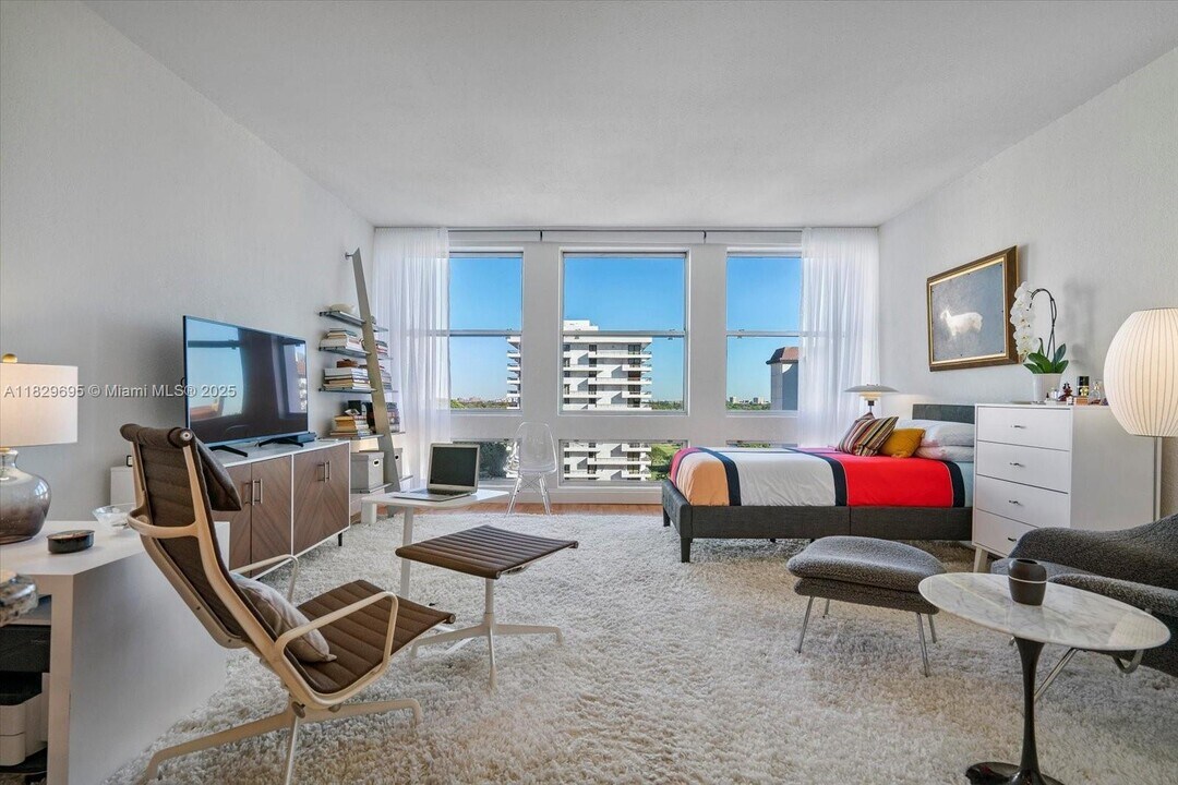 700 Biltmore Way in Coral Gables, FL - Building Photo