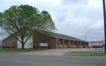 Burleson Loft Apartments in Burleson, TX - Building Photo - Building Photo