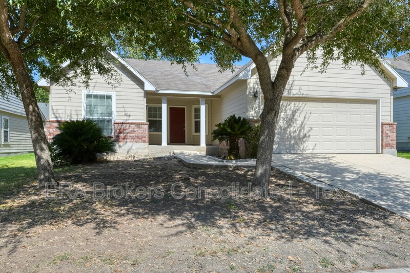 130 Carmel Dr in Cibolo, TX - Building Photo