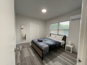 1117 Douglas Rd in Miami, FL - Building Photo - Building Photo