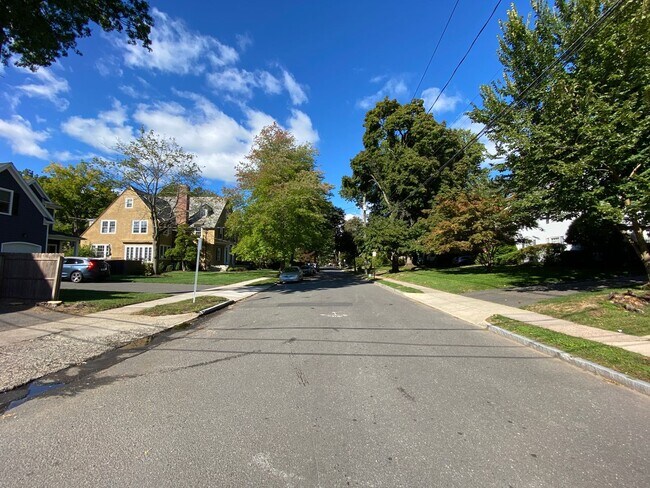 9 Concord St in West Hartford, CT - Building Photo - Building Photo