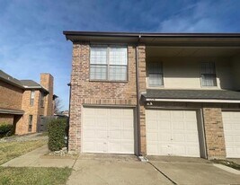 1226 W Hudgins St in Grapevine, TX - Building Photo