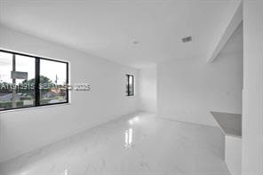 450 Beacom Blvd in Miami, FL - Foto de edificio - Building Photo