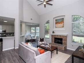 912 Rusk Rd in Round Rock, TX - Building Photo - Building Photo
