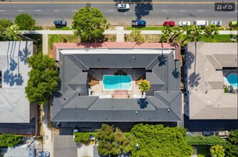 5008 Hazeltine Ave in Los Angeles, CA - Building Photo - Building Photo