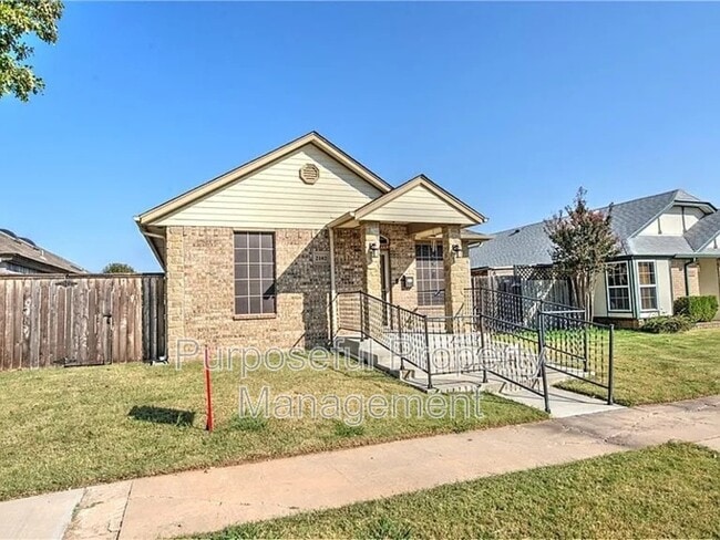 2102 Lonnie Ln in Oklahoma City, OK - Building Photo - Building Photo