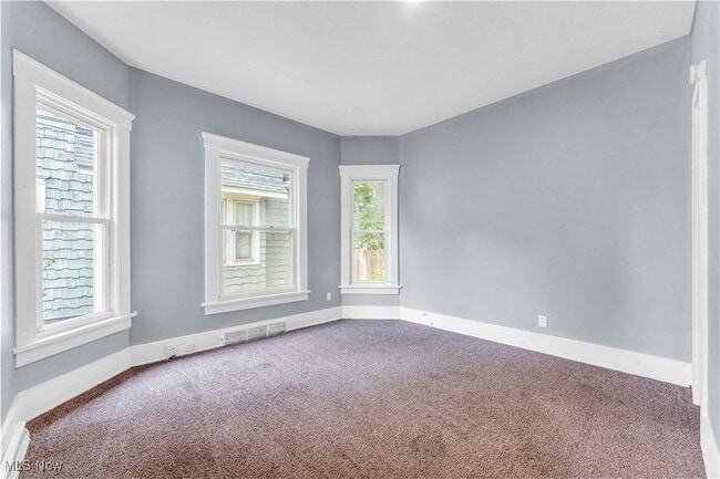 property at 204 Broad Ave NW