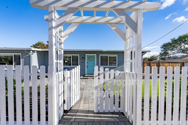 417 Locust St in Pacific Grove, CA - Building Photo - Building Photo