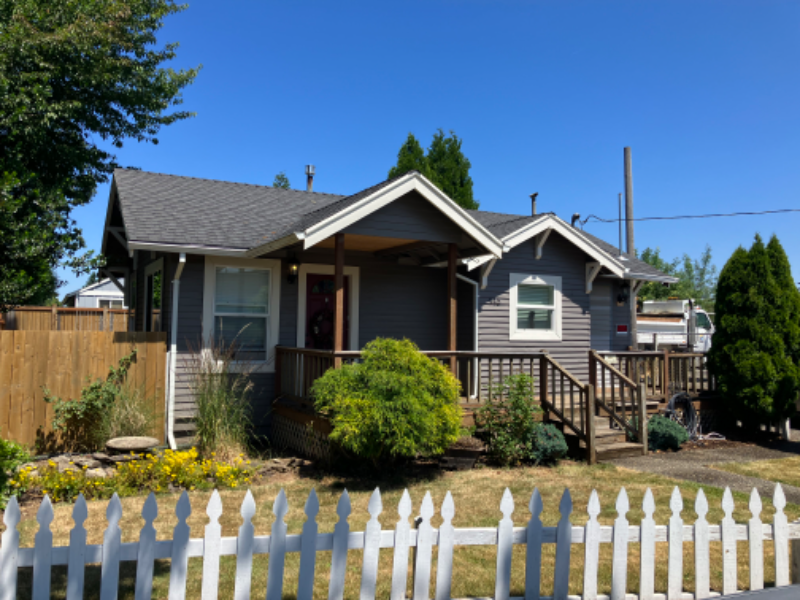 445 Mountain View St in Oregon City, OR - Building Photo