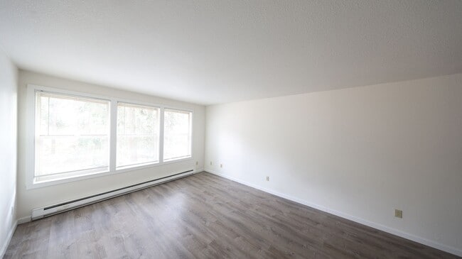 1201 SW Harrier Cir in Oak Harbor, WA - Building Photo - Building Photo