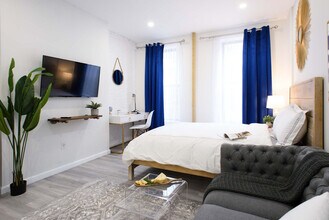 240e E 75th St-Unit -FL3-ID1021870P in New York, NY - Building Photo - Building Photo