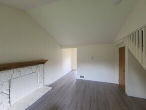 666-668 N 52nd Pl in Springfield, OR - Building Photo - Building Photo