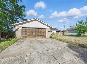 2306 Lavon Creek Ln in Arlington, TX - Building Photo