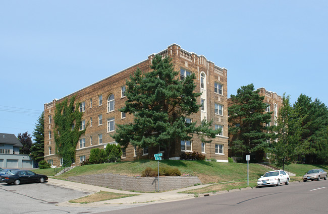 Lake View Apartments in Duluth, MN - Building Photo - Building Photo