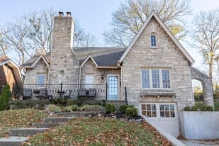 2144 Lakeside Dr in Louisville, KY - Building Photo