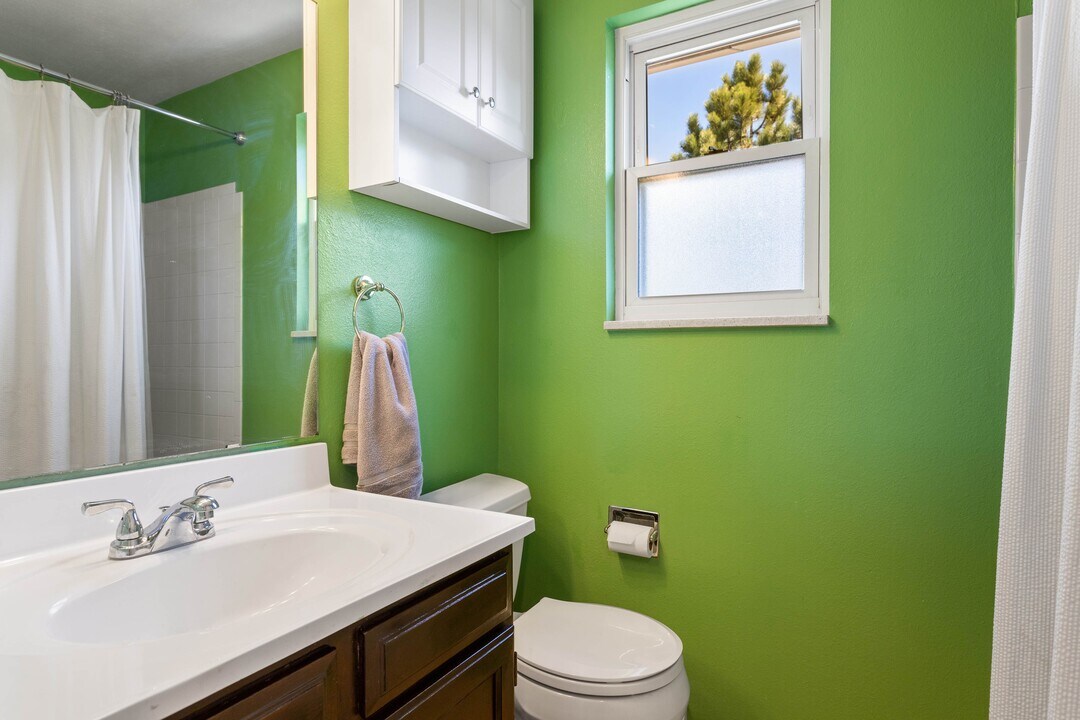 6096 S Jamaica Way in Englewood, CO - Building Photo