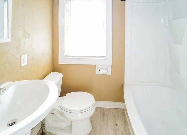 2744 N 87th St in Milwaukee, WI - Building Photo - Building Photo