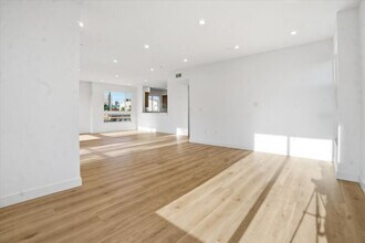 1820 Prosser Ave, Unit 201 in Los Angeles, CA - Foto de edificio - Building Photo