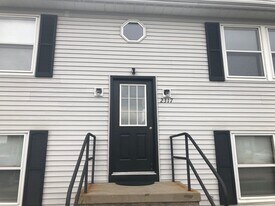 2317 Donna Maria Dr, Unit 103 in Warrenton, MO - Building Photo