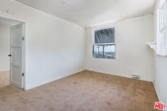 2115 Charlotte St in Los Angeles, CA - Building Photo - Building Photo