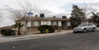 701 Upton Dr in Barstow, CA - Building Photo