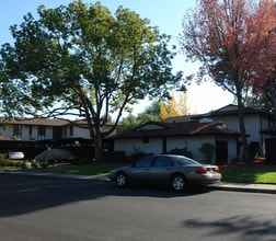 1963 Desert Cir in Walnut Creek, CA - Building Photo - Building Photo