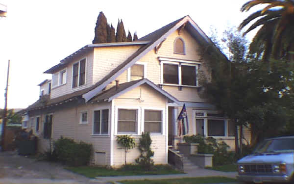 520-522 Chestnut Ave in Long Beach, CA - Building Photo - Building Photo