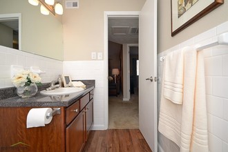 Bedford Park Apartments in Atlanta, GA - Building Photo - Interior Photo