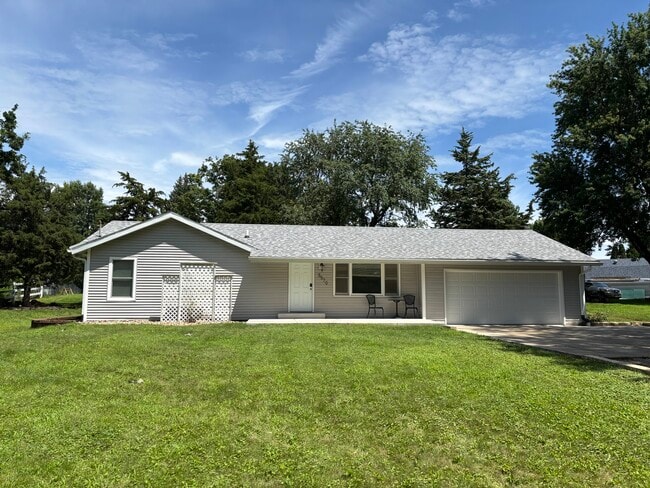 property at 5570 Clemons Rd