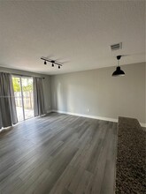 10981 NW 48th Terrace in Doral, FL - Building Photo - Building Photo