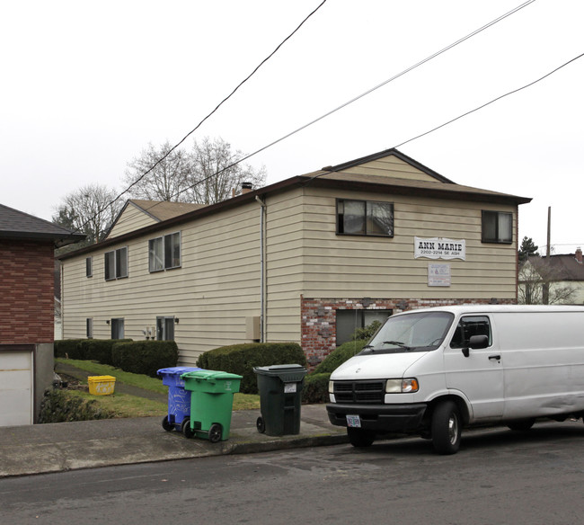 Ann Marie in Portland, OR - Foto de edificio - Building Photo