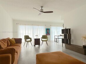 9700 E Bay Harbor Dr in Bay Harbor Islands, FL - Building Photo - Building Photo